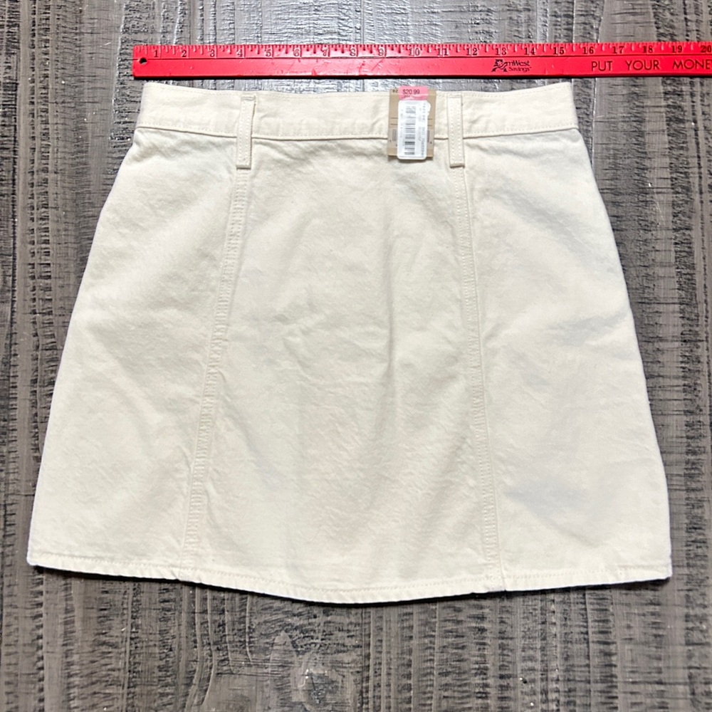 Levi's Cream/White Button-Front Mini Skirt Size 28 - Picture 6 of 10